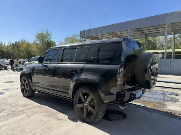 Land Rover Defender 2024 Model 110 5.0T V8