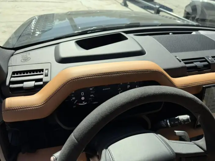 Land Rover Defender 2024 Model 110 5.0T V8 – фото 6