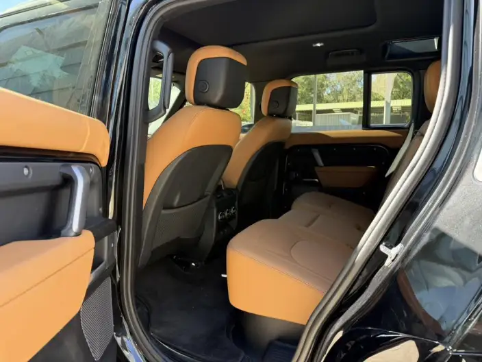 Land Rover Defender 2024 Model 110 5.0T V8 – фото 10