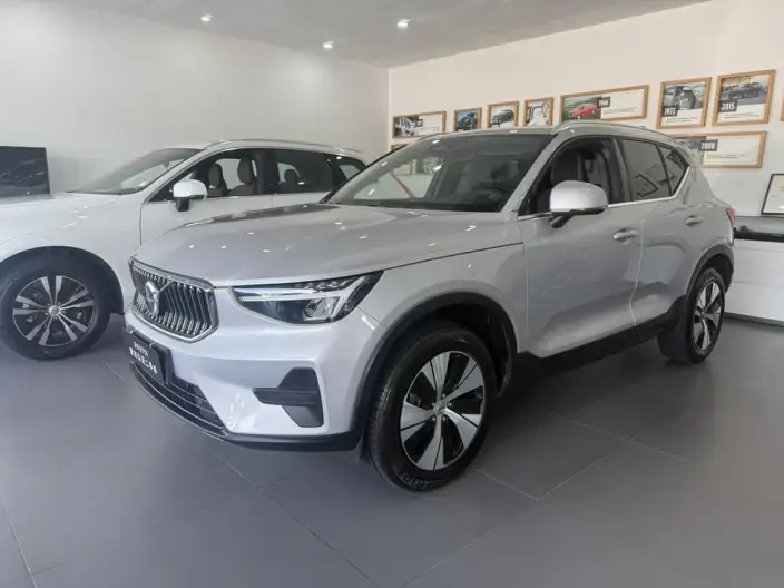 Volvo XC40 2024 Model B3 Smart Range Deluxe Edition
