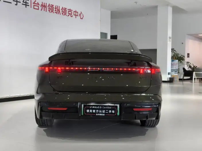 Lynk & Co 10 EM-P 2025 Model 240 4WD Ultra Sports Edition – фото 4