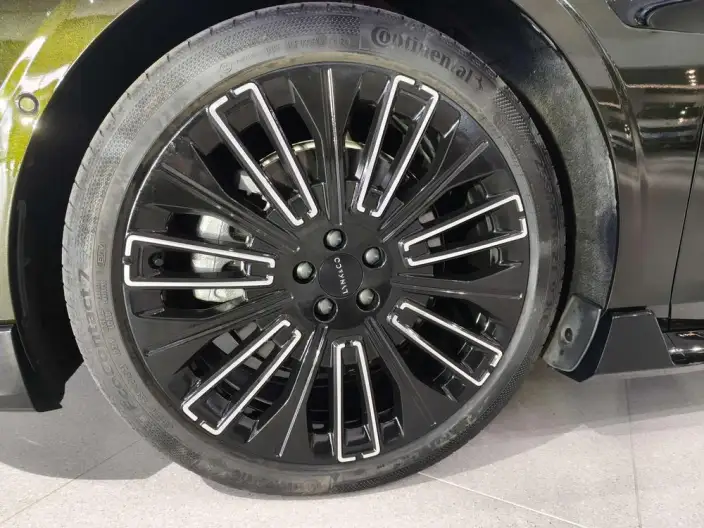 Lynk & Co 10 EM-P 2025 Model 240 4WD Ultra Sports Edition – фото 8