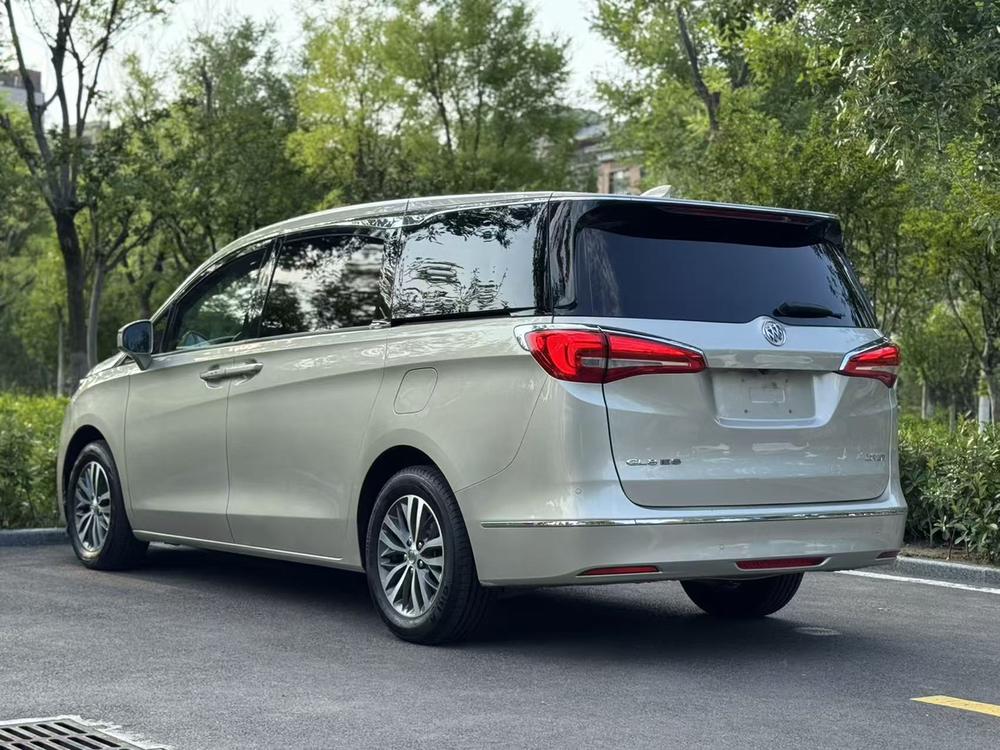 Buick GL8 2018 ES 28T Luxury China VI – фото 4