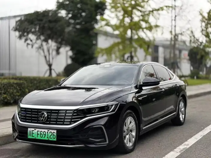 Volkswagen Passat PHEV 2023 Model 430PHEV Hybrid Elite Edition – фото 1