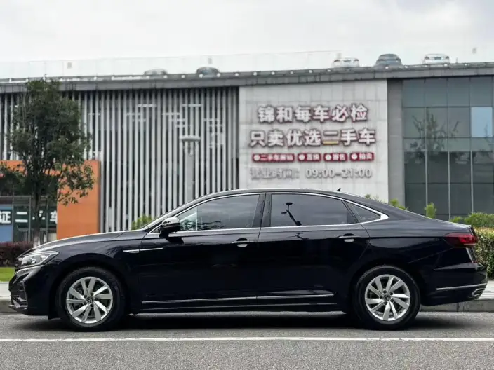 Volkswagen Passat PHEV 2023 Model 430PHEV Hybrid Elite Edition – фото 3