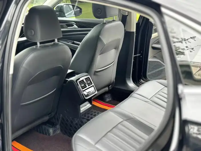 Volkswagen Passat PHEV 2023 Model 430PHEV Hybrid Elite Edition – фото 8