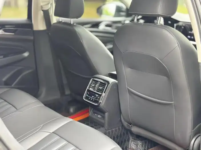 Volkswagen Passat PHEV 2023 Model 430PHEV Hybrid Elite Edition – фото 9