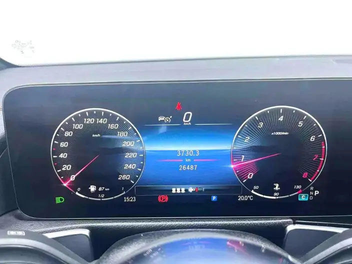 Mercedes-Benz GLB 2024 Model GLB 200 Dynamic Model – фото 6