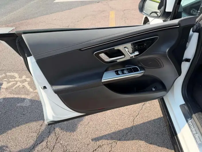 Mercedes-Benz EQE 2022 Model EQE 350 Pioneer Edition – фото 6
