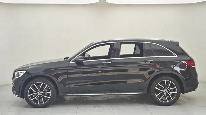 Mercedes-Benz GLC 2022 Model Facelift GLC 260 L 4MATIC Luxury Model – фото 4