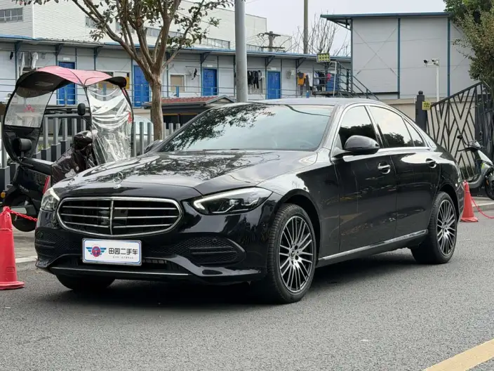 Mercedes-Benz C-Class 2022 Model C 260 L – фото 1