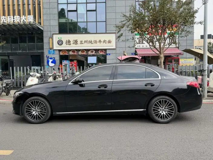 Mercedes-Benz C-Class 2022 Model C 260 L – фото 3
