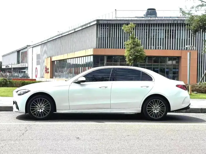 Mercedes-Benz C-Class 2025 Model C 260 L Sports Edition – фото 4