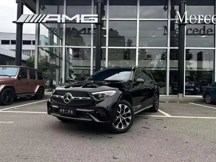 Mercedes-Benz GLC 2023 Model GLC 260 L 4MATIC Luxury Model 7 seat – фото 1