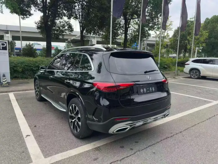 Mercedes-Benz GLC 2023 Model GLC 260 L 4MATIC Luxury Model 7 seat – фото 5