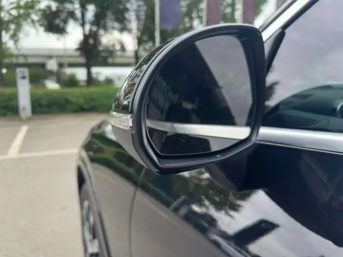 Mercedes-Benz GLC 2023 Model GLC 260 L 4MATIC Luxury Model 7 seat – фото 9