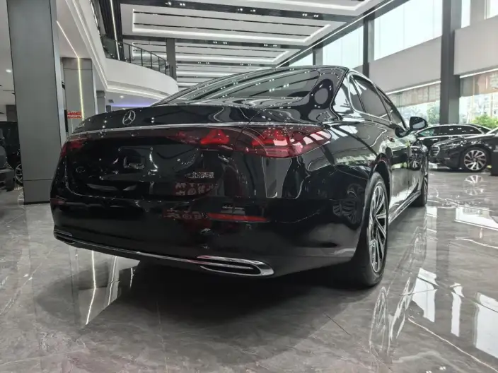 Mercedes-Benz E-Class 2024 Model E 300 L Luxury Model sedan – фото 5