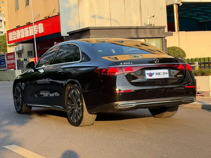 Mercedes-Benz E-Class 2025 Model E 300 L Luxury Model sedan – фото 4