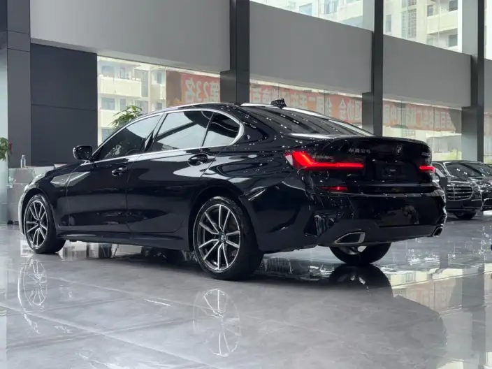 BMW 3 Series 2022 Model 325Li xDrive M Sports Set – фото 3