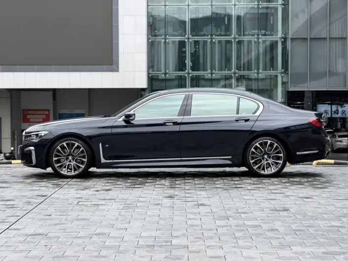BMW 7 Series 2021 Model 740Li Leading Model M Sports Set – фото 4