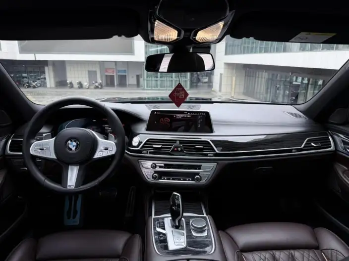 BMW 7 Series 2021 Model 740Li Leading Model M Sports Set – фото 8