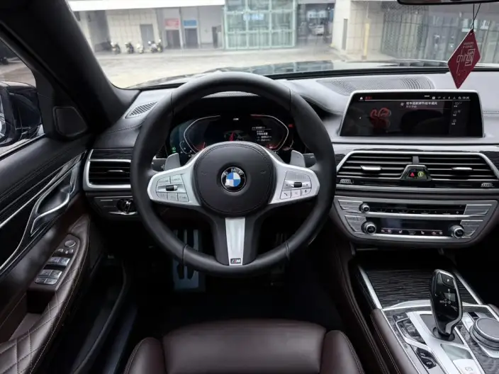 BMW 7 Series 2021 Model 740Li Leading Model M Sports Set – фото 9