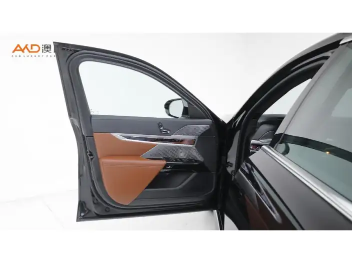 BMW 7 Series 2023 Model 740Li Exclusive Model Luxury Set – фото 9