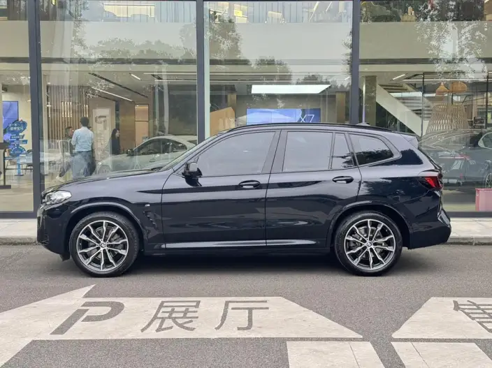 BMW X3 2023 Model xDrive30i Leading Model M Night Set – фото 3