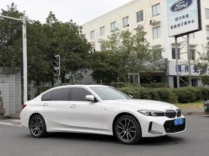 BMW 3 Series 2025 Model 325Li M Sports Set – фото 3