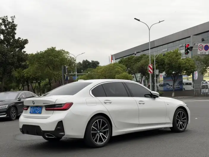 BMW 3 Series 2025 Model 325Li M Sports Set – фото 6