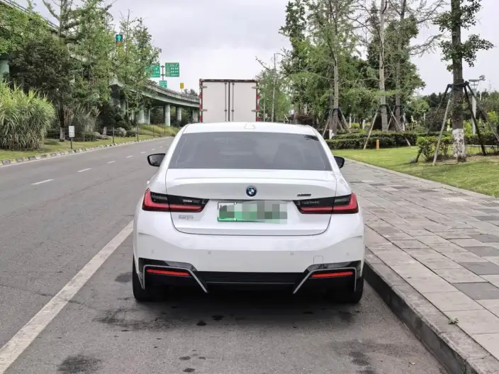 BMW i3 2025 Model eDrive35L – фото 5