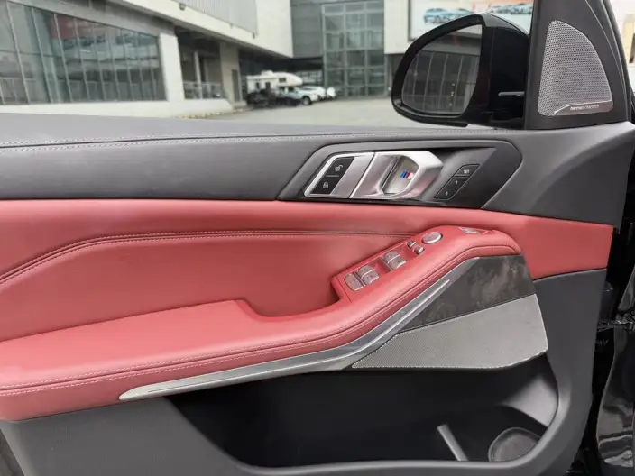 BMW X5 2023 Model xDrive30Li Exclusive Model M Sports Night Set – фото 8