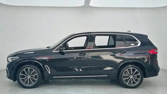 BMW X5 2022 Model xDrive 30Li Exclusive Model M Sports Set – фото 4
