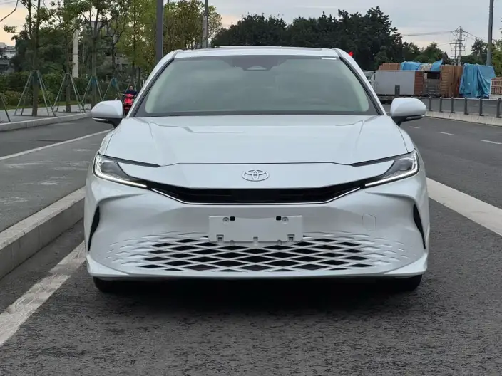 Toyota Camry 2024 Model 2.0E Elite Edition – фото 2