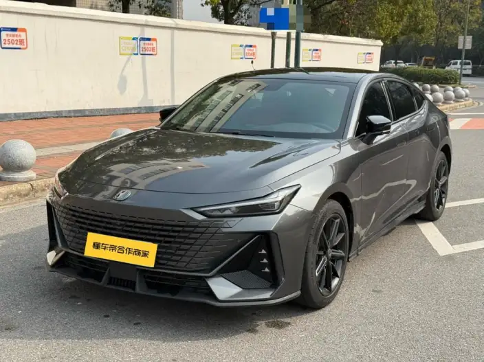 Changan UNI-V 2022 Model 1.5T Noble Model