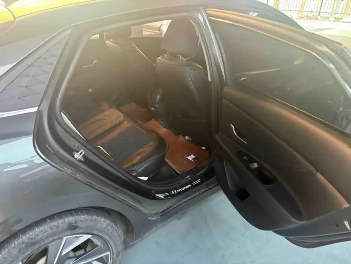 Hyundai Ioniq 2023 Model 1.5L CVT GLX Elite Edition – фото 9