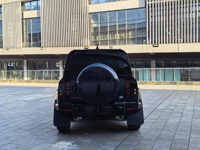 Land Rover Defender 2023 Model Facelift 110 P400 X-Dynamic HSE – фото 6