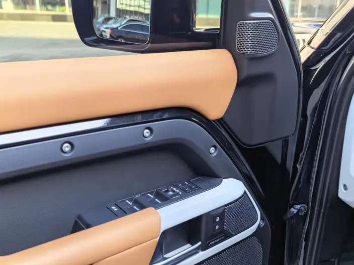 Land Rover Defender 2023 Model Facelift 110 P400 X-Dynamic HSE – фото 9