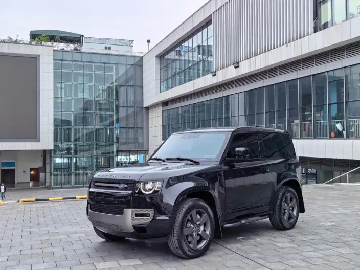 Land Rover Defender 2025 Model 90 3.0T P400 X-Dynamic HSE