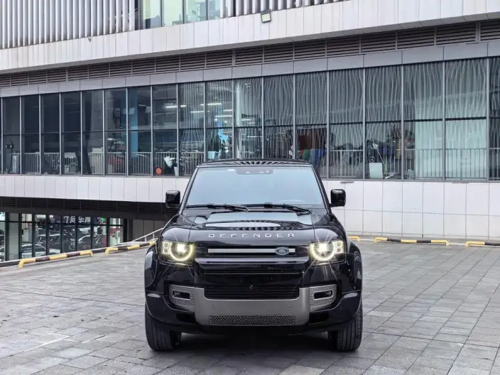 Land Rover Defender 2025 Model 90 3.0T P400 X-Dynamic HSE
