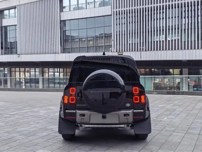 Land Rover Defender 2025 Model 90 3.0T P400 X-Dynamic HSE – фото 5
