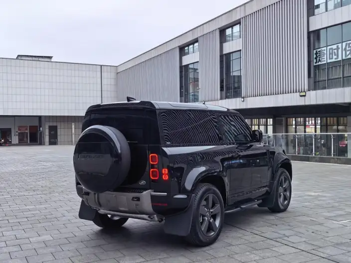 Land Rover Defender 2025 Model 90 3.0T P400 X-Dynamic HSE – фото 6