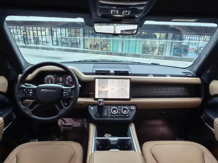 Land Rover Defender 2025 Model 90 3.0T P400 X-Dynamic HSE – фото 10