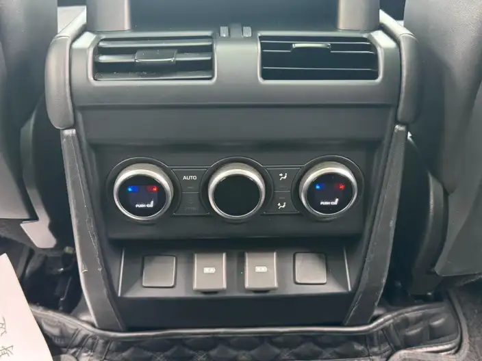 Land Rover Defender 2023 Model Facelift 110 P400 X-Dynamic HSE – фото 8
