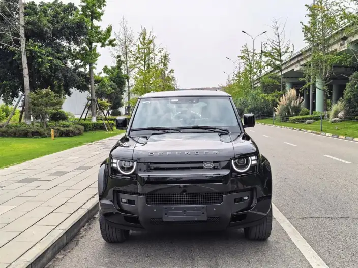 Land Rover Defender 2026 Model 110 3.0T P400 X-Dynamic SE