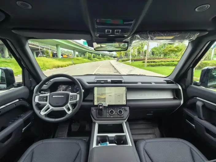Land Rover Defender 2026 Model 110 3.0T P400 X-Dynamic SE – фото 7