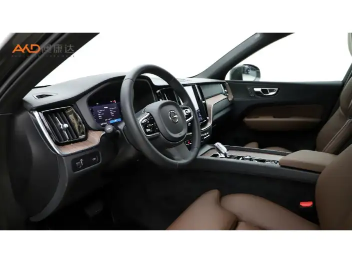 Volvo XC60 2022 Model B5 4WD Smart Range Deluxe Edition – фото 7