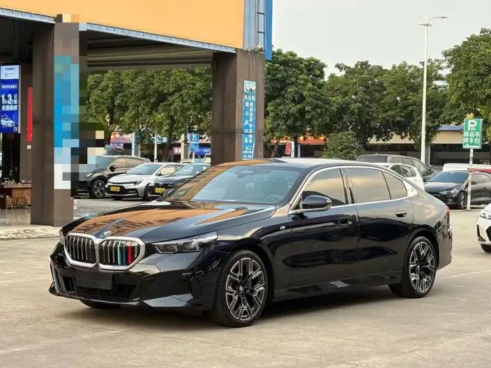 BMW 5 Series 2024 Model 530Li Exclusive Model M Sports Set – фото 1