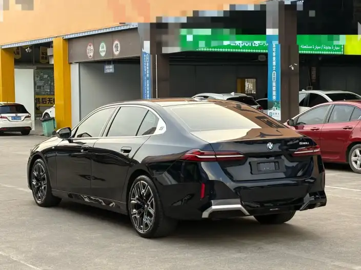 BMW 5 Series 2024 Model 530Li Exclusive Model M Sports Set – фото 4