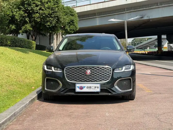 Jaguar XFL 2025 Model 2.0T P250 2WD Exclusive Deluxe Edition